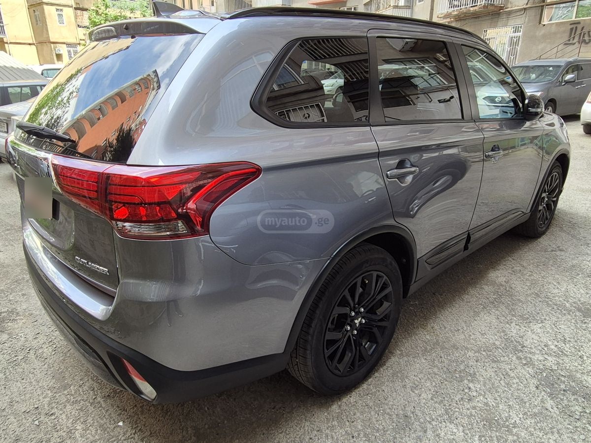 Mitsubishi Outlander - фото 8