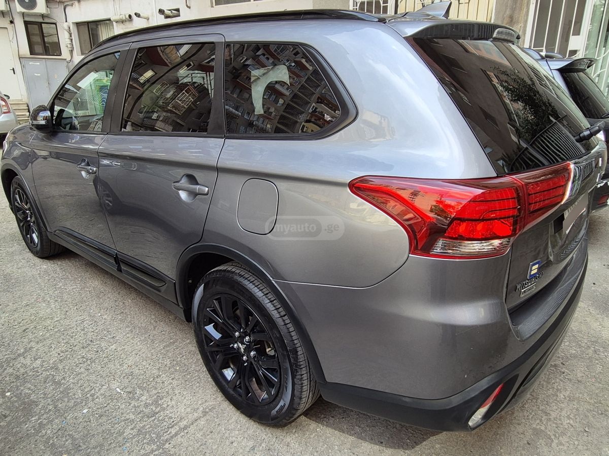 Mitsubishi Outlander - фото 9