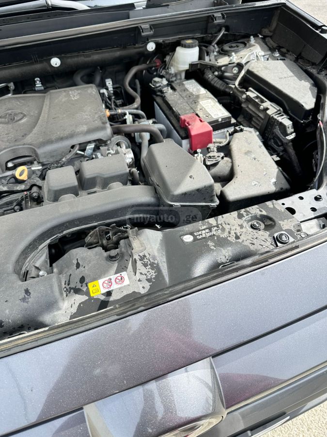 Toyota LE 4dr All-Wheel Drive Automat — миниатюра 10