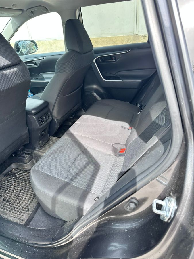 Toyota LE 4dr All-Wheel Drive Automat — миниатюра 11