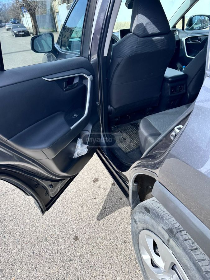 Toyota LE 4dr All-Wheel Drive Automat — миниатюра 12