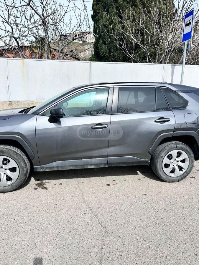 Toyota LE 4dr All-Wheel Drive Automat — миниатюра 4