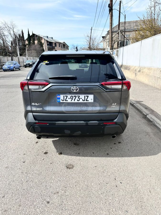 Toyota LE 4dr All-Wheel Drive Automat — миниатюра 6