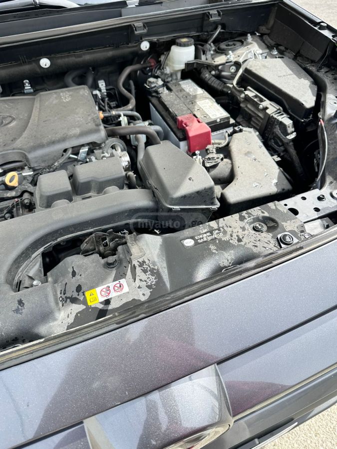 Toyota LE 4dr All-Wheel Drive Automat — миниатюра 7