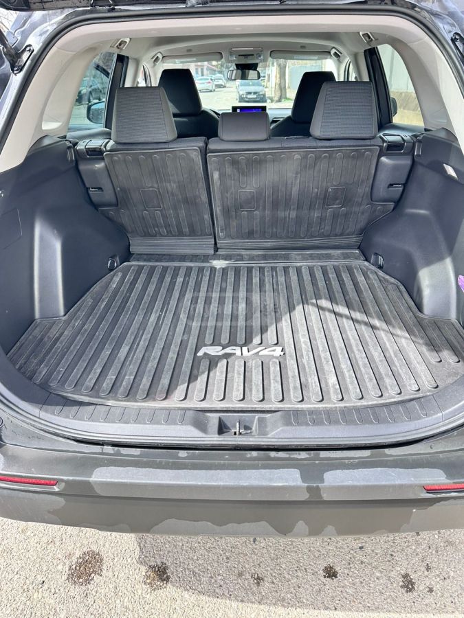 Toyota LE 4dr All-Wheel Drive Automat — миниатюра 8