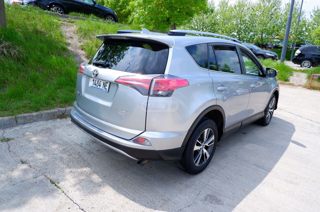 Toyota Rav 4 - фото 4