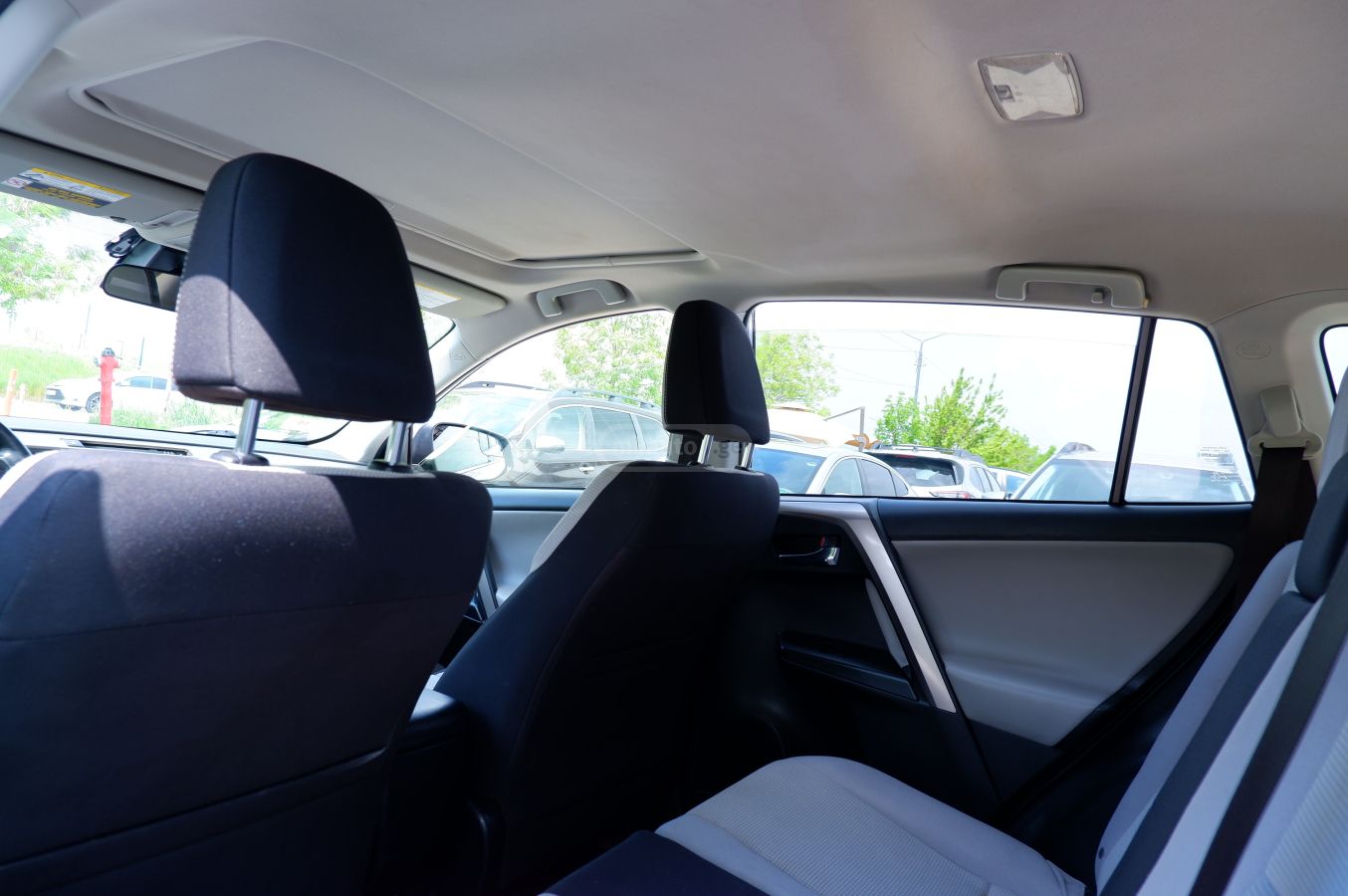 Toyota Rav 4 - фото 8