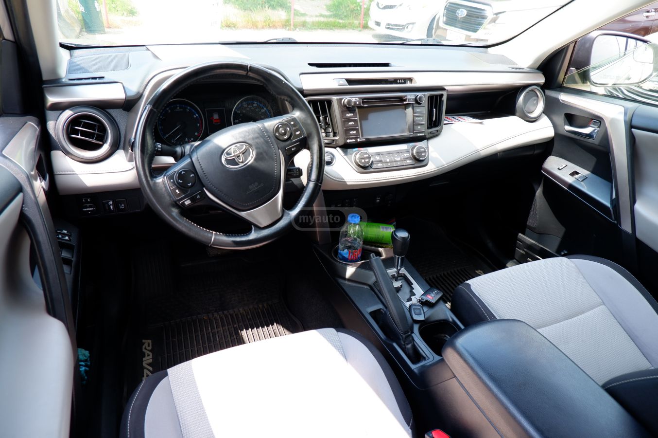 Toyota Rav 4 - фото 9