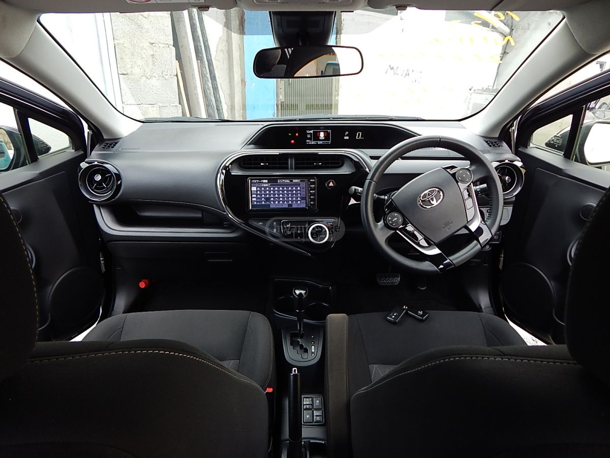 Toyota Aqua - фото 10