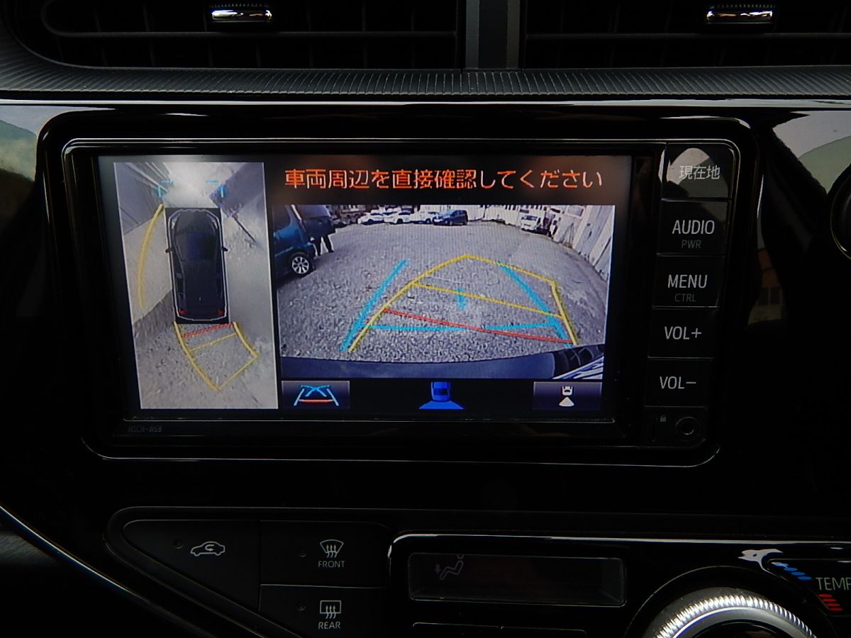 Toyota Aqua - фото 2