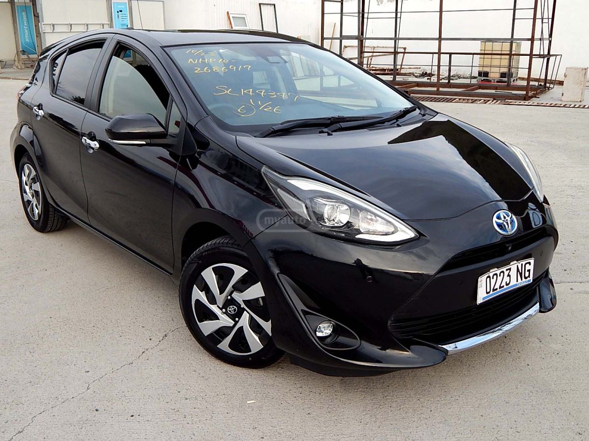 Toyota Aqua - фото 6