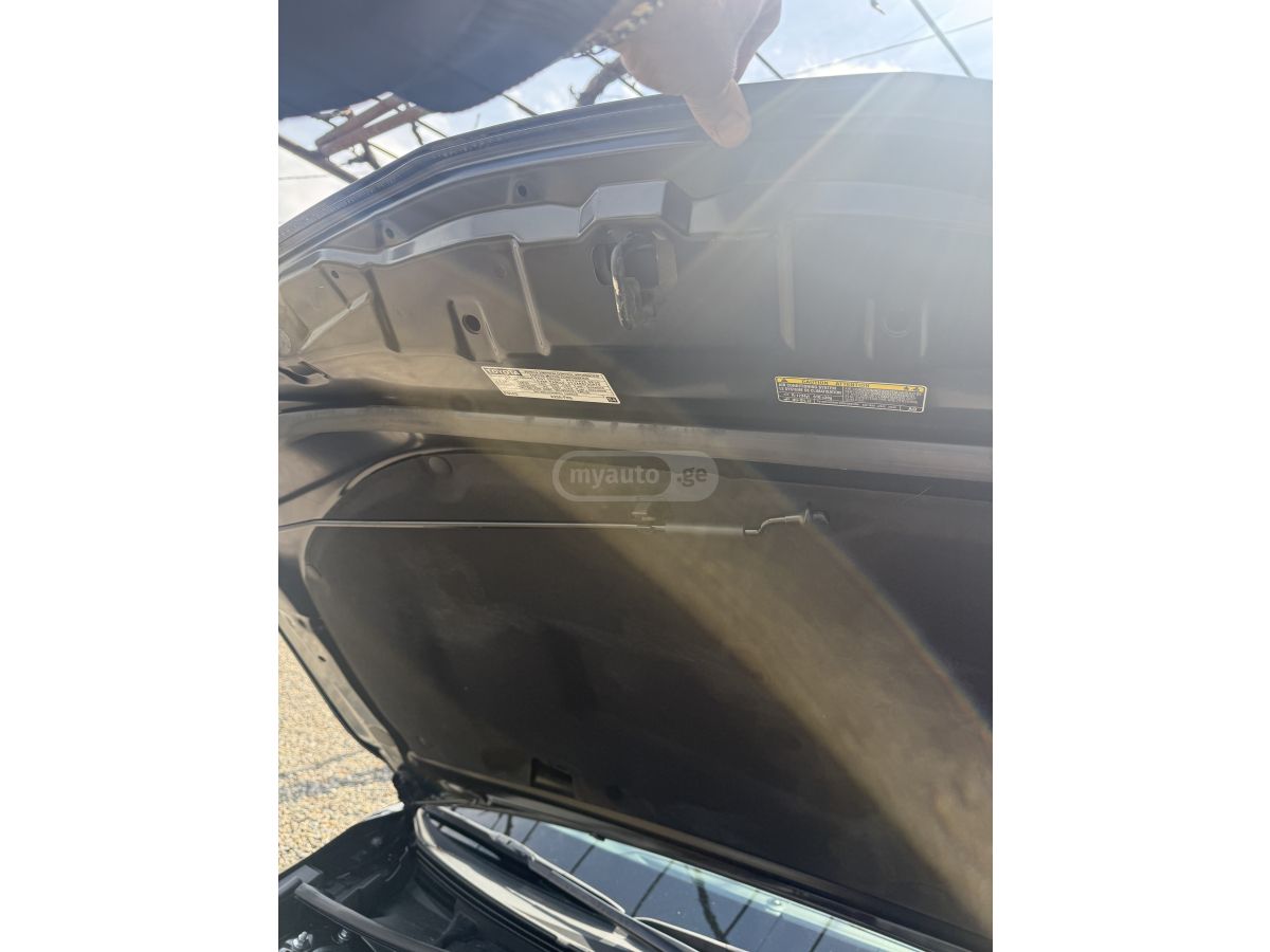 Toyota Camry - фото 3