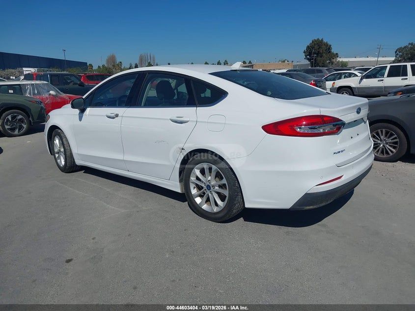 Ford Fusion - фото 3