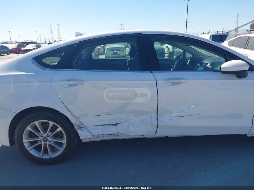 Ford Fusion - фото 6