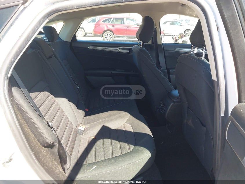 Ford Fusion - фото 8