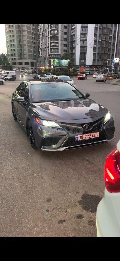 Toyota Camry - фото 1