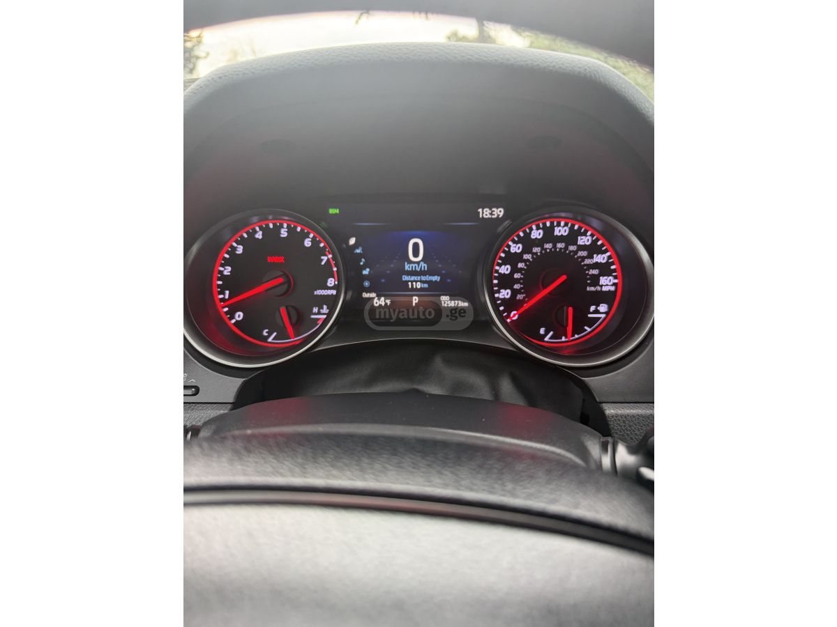 Toyota Camry - фото 2