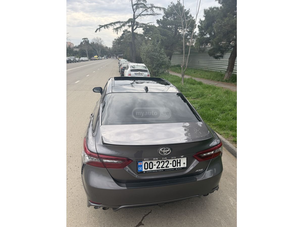 Toyota Camry - фото 3