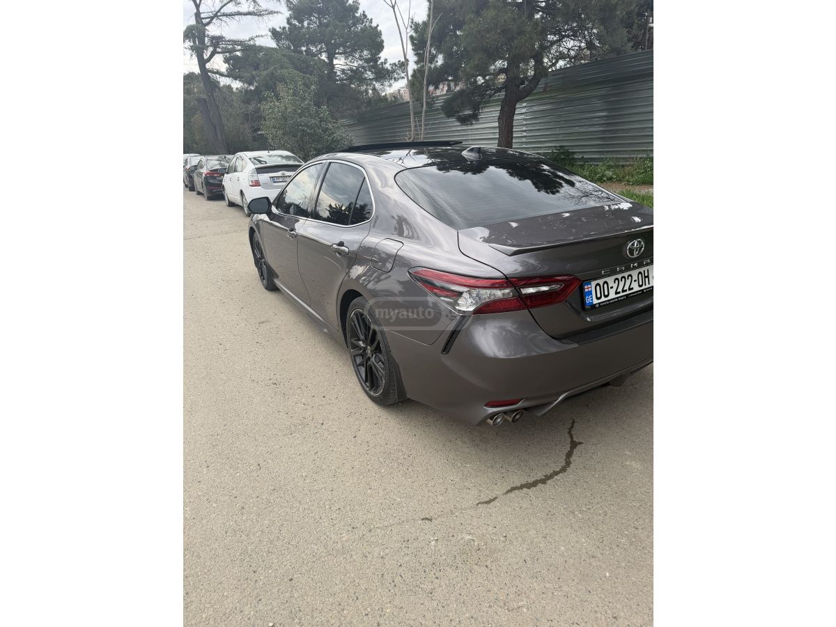 Toyota Camry - фото 4