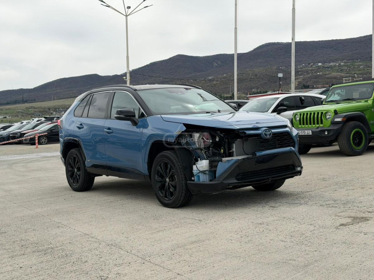 Toyota RAV 4 - фото 1