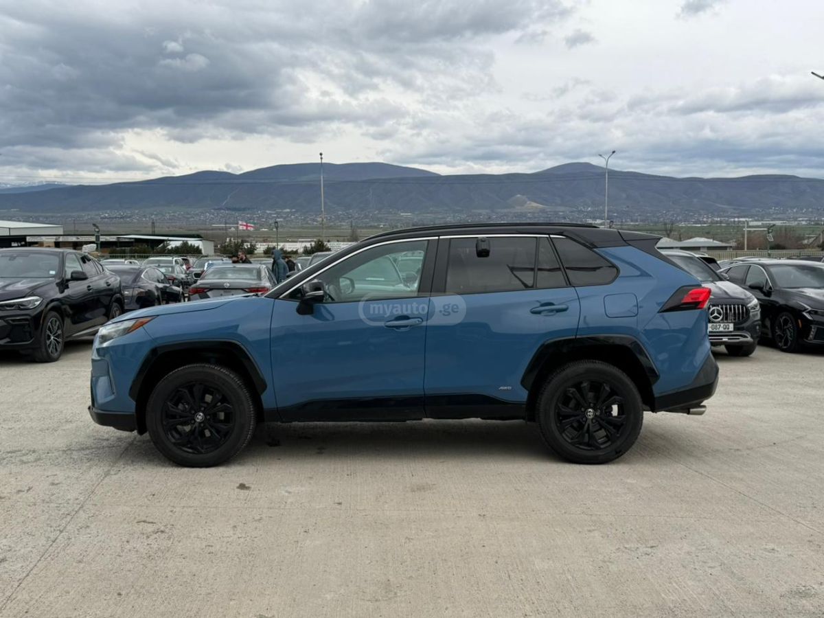 Toyota RAV 4 - фото 4