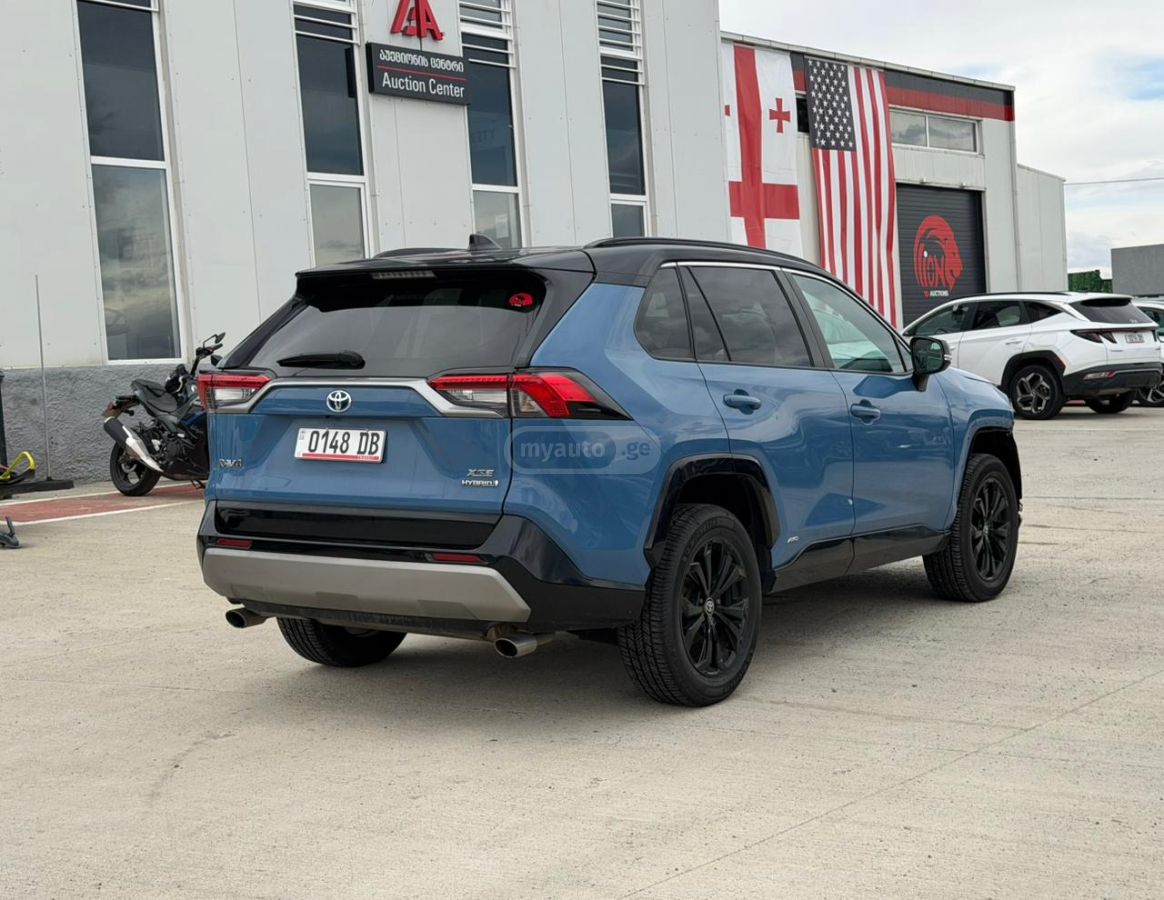 Toyota RAV 4 - фото 7