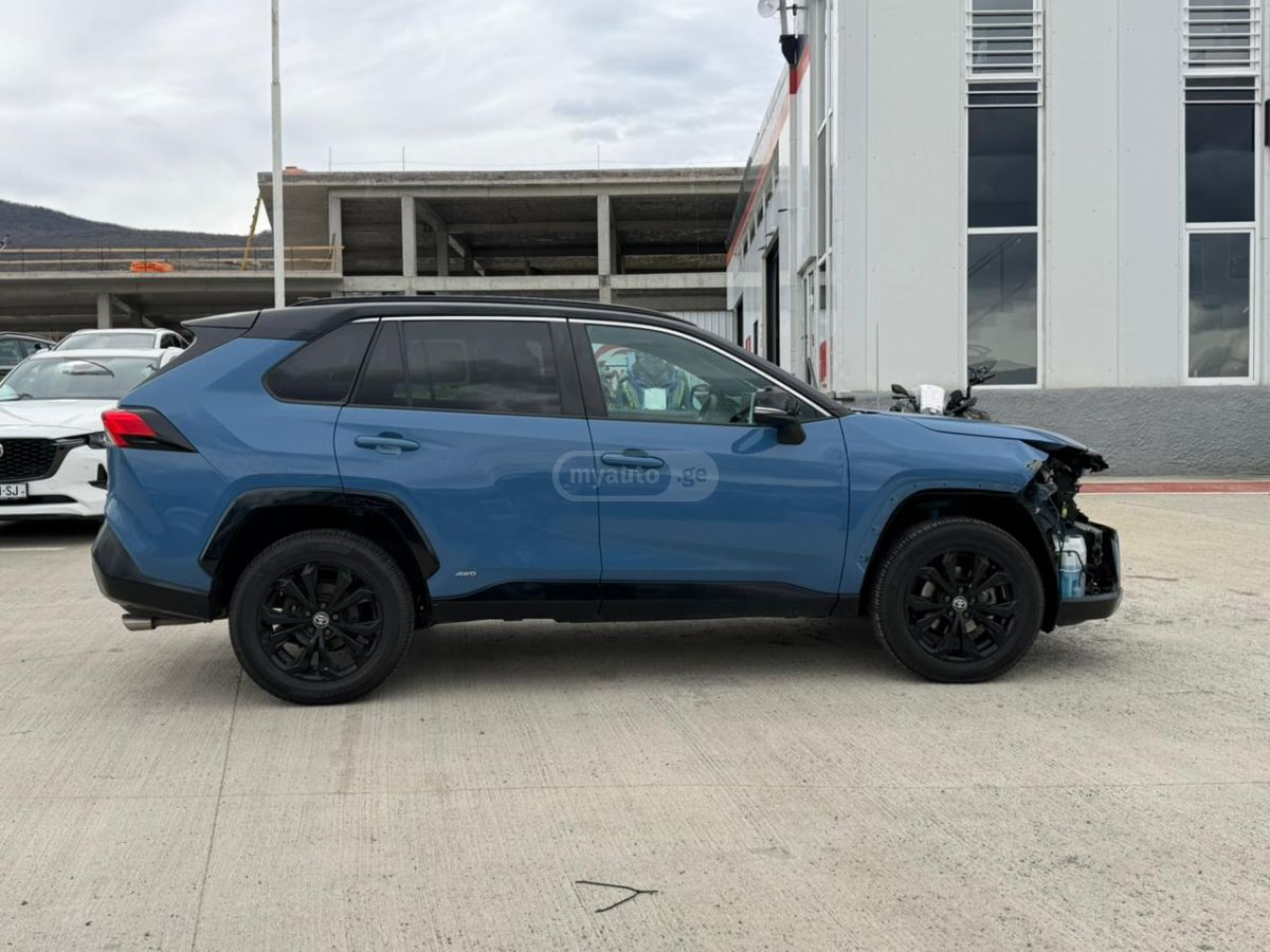 Toyota RAV 4 - фото 8