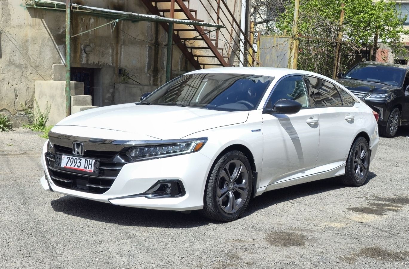Toyota Camry - фото 1