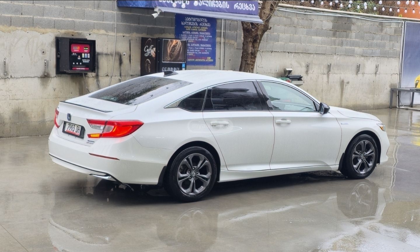 Toyota Camry - фото 2