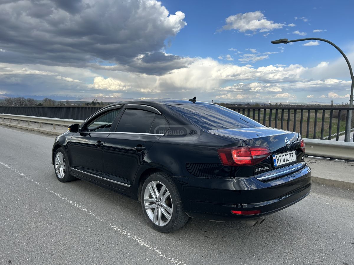 Volkswagen Jetta - фото 6