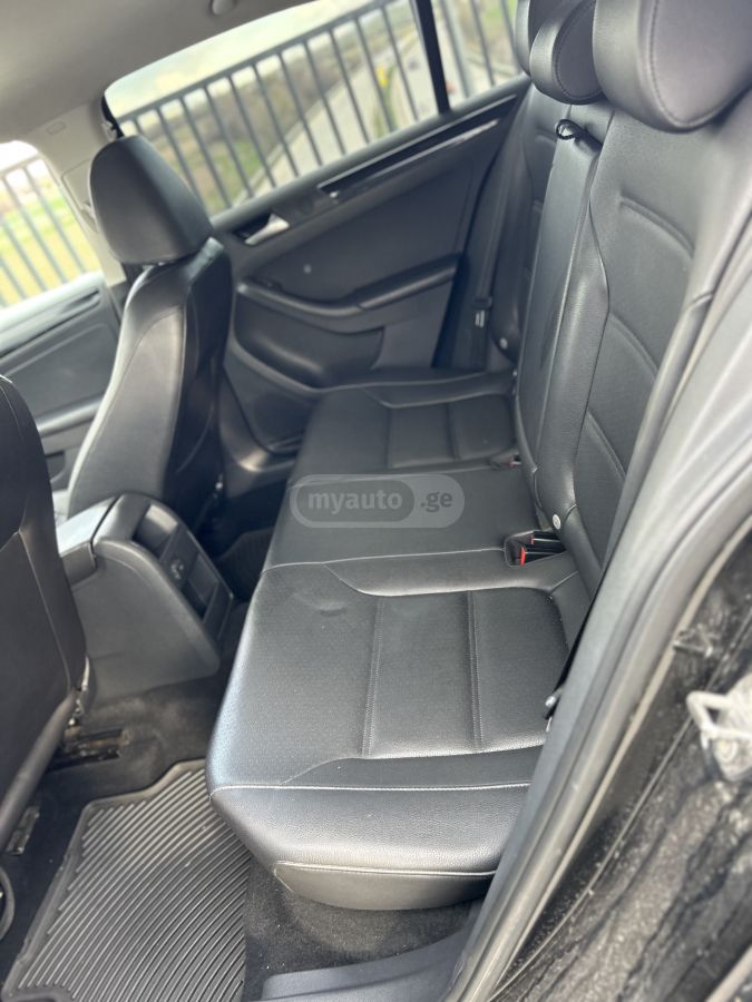 Volkswagen Jetta - фото 8