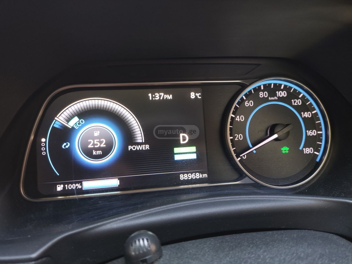 Nissan Leaf - фото 11