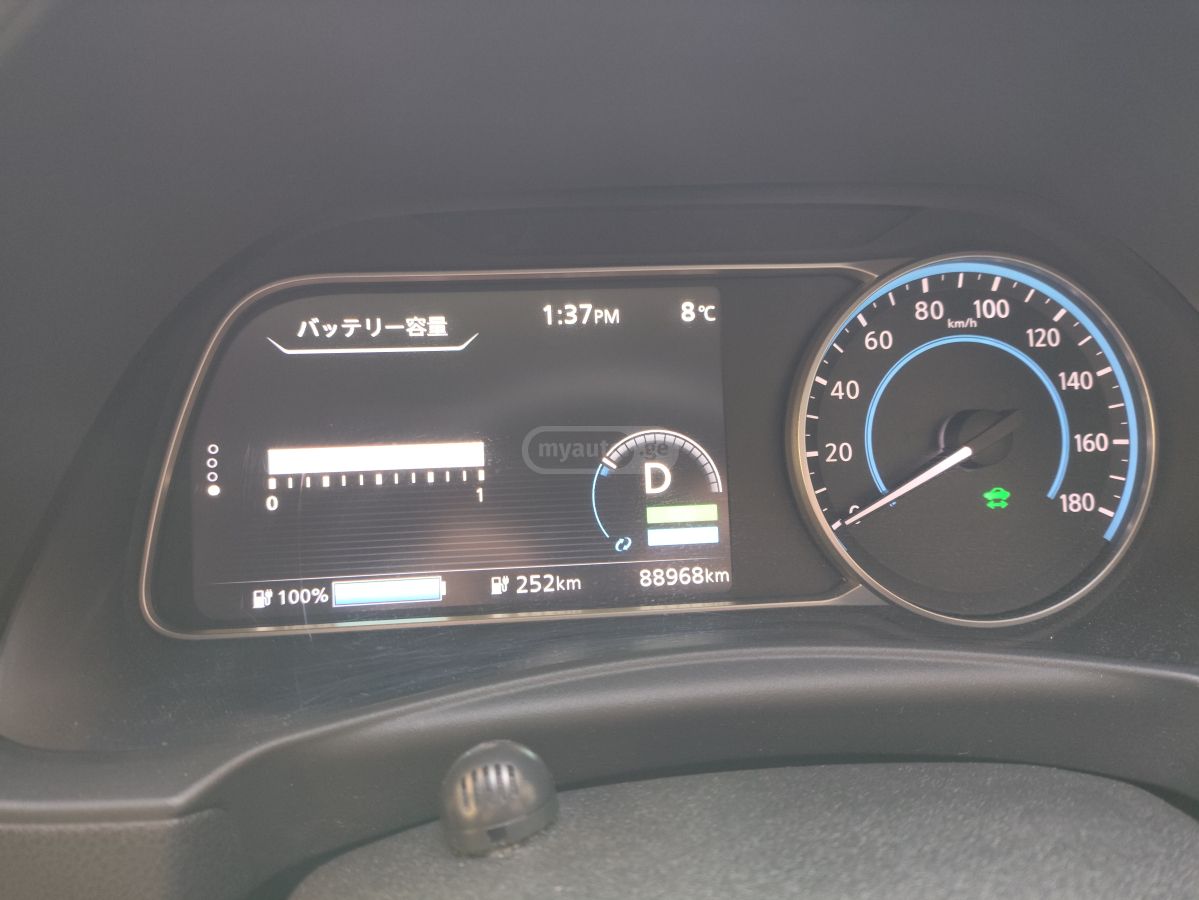 Nissan Leaf - фото 12