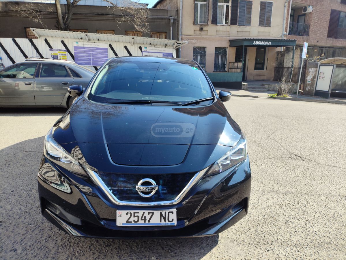 Nissan Leaf - фото 2