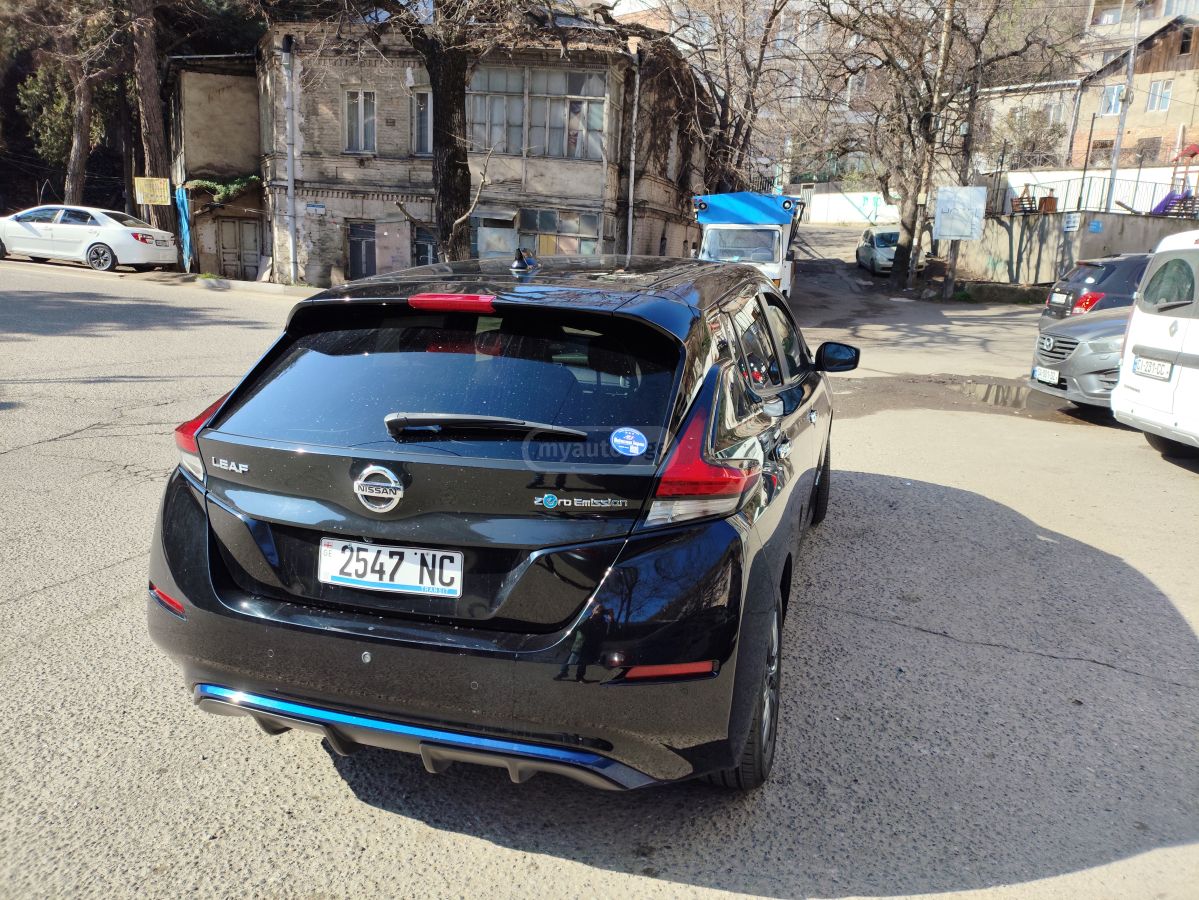 Nissan Leaf - фото 5