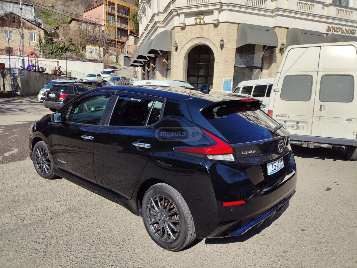 Nissan Leaf - фото 6