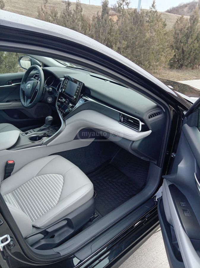 Toyota SE 4dr All-Wheel Drive Sedan A — миниатюра 11