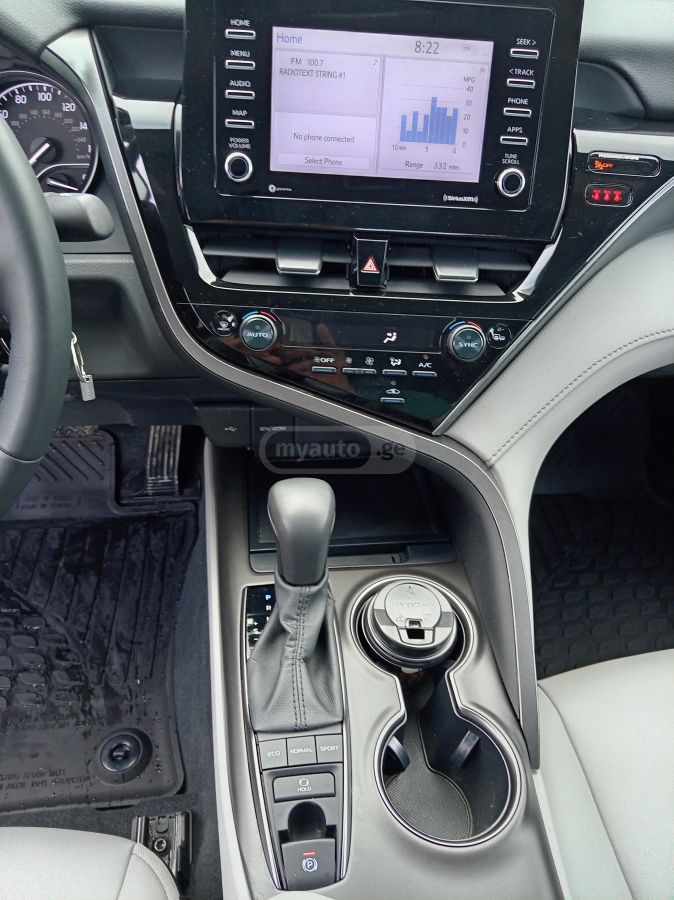 Toyota SE 4dr All-Wheel Drive Sedan A — миниатюра 13