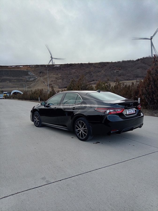 Toyota SE 4dr All-Wheel Drive Sedan A — миниатюра 4