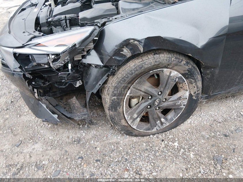 Hyundai Elantra - фото 6