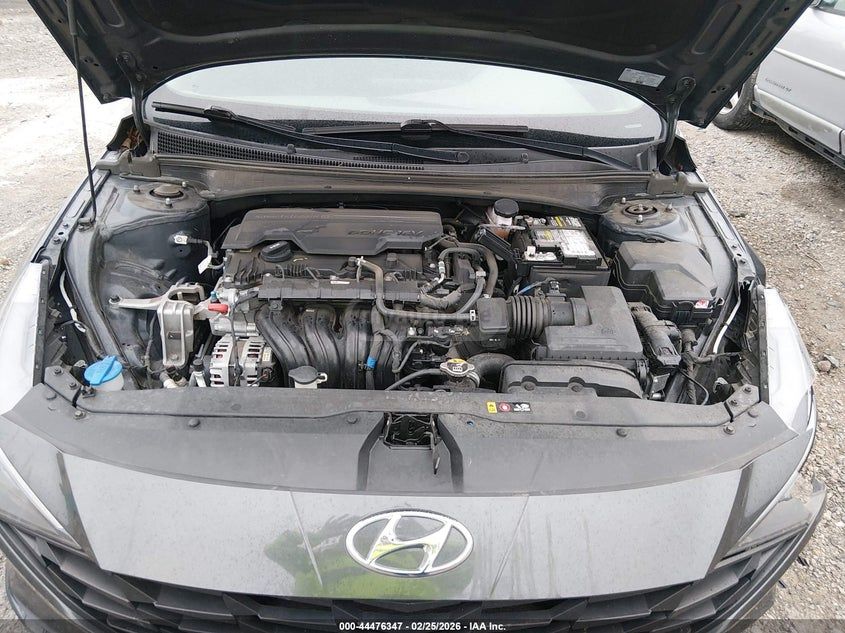 Hyundai Elantra - фото 9