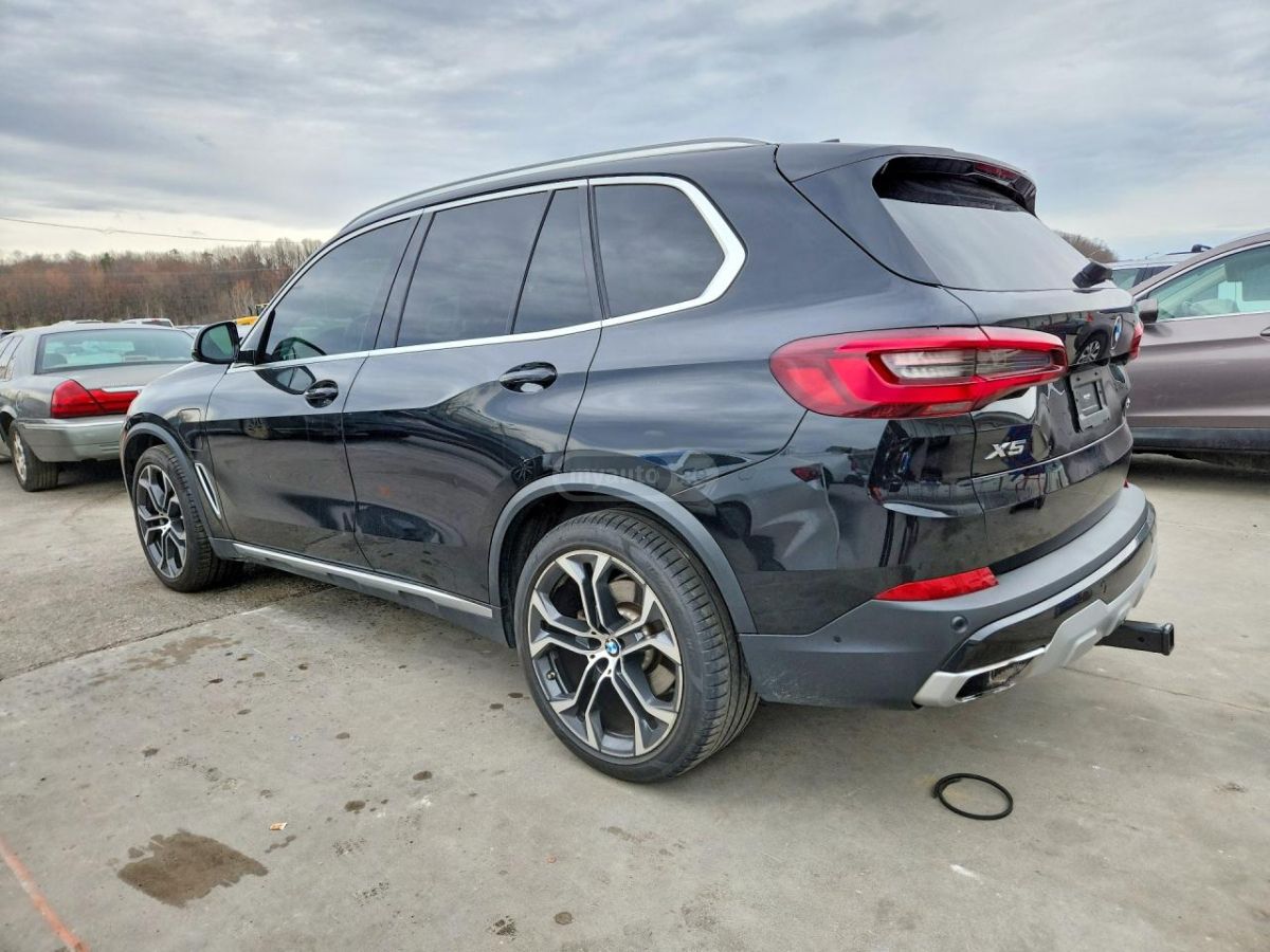BMW X5 - фото 2