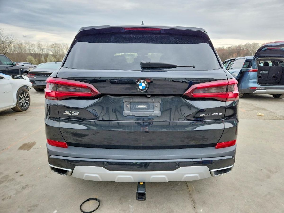 BMW X5 - фото 6