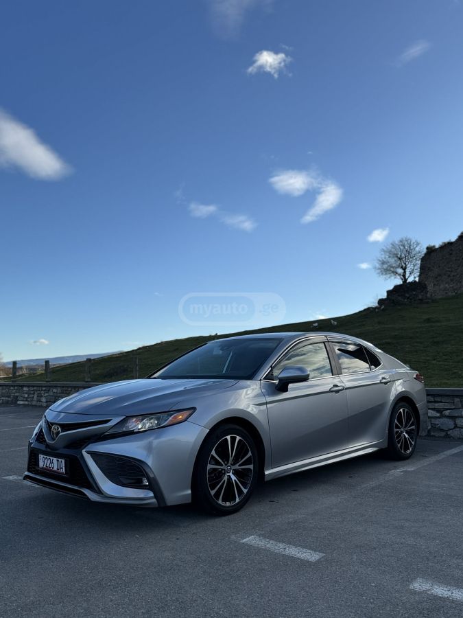 Toyota Camry - фото 4