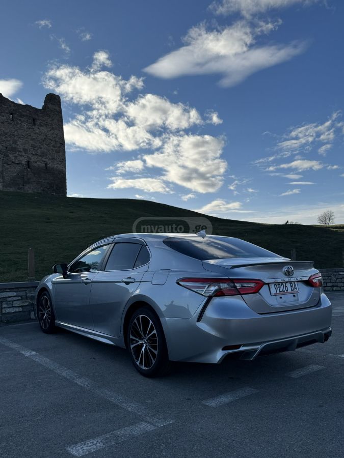 Toyota Camry - фото 5