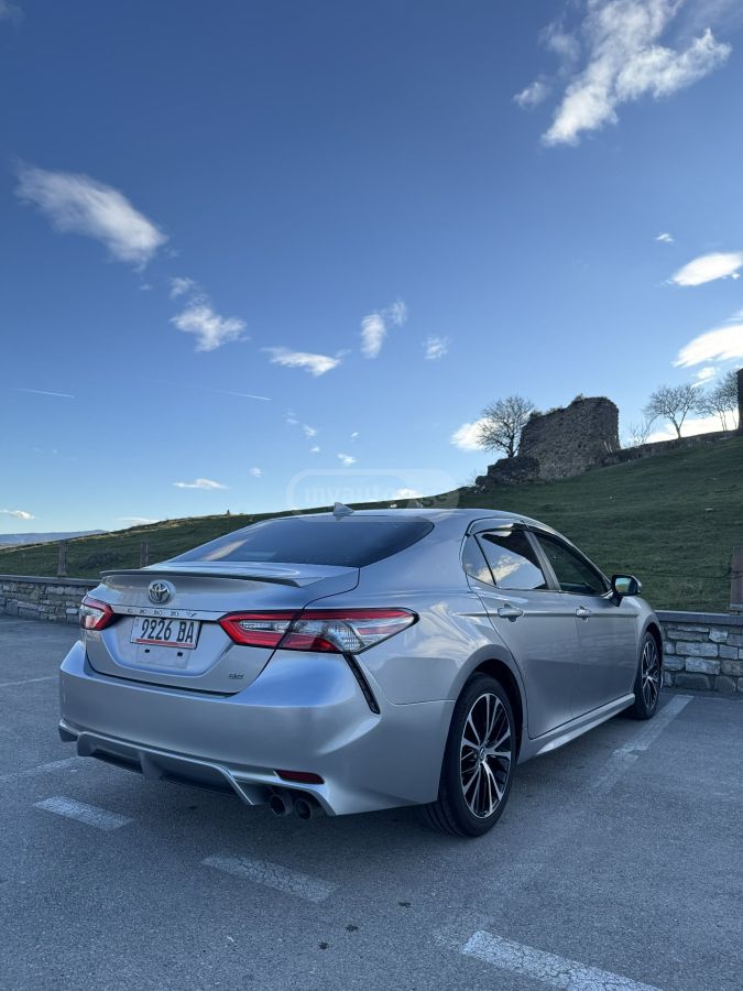 Toyota Camry - фото 7