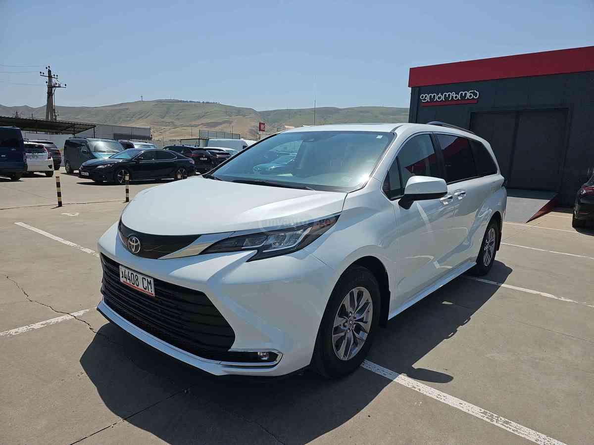 Toyota Toyota Sienna — миниатюра 1