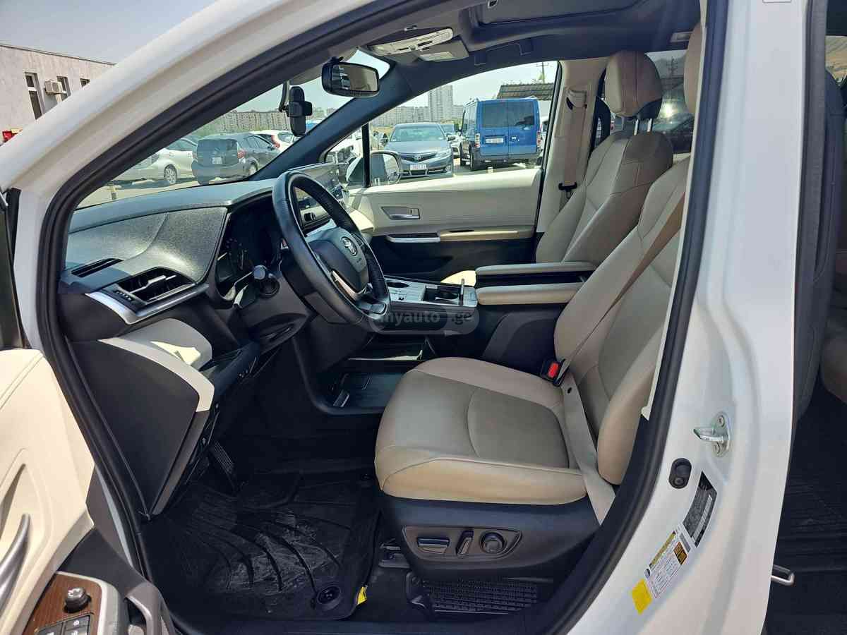 Toyota Toyota Sienna — миниатюра 10
