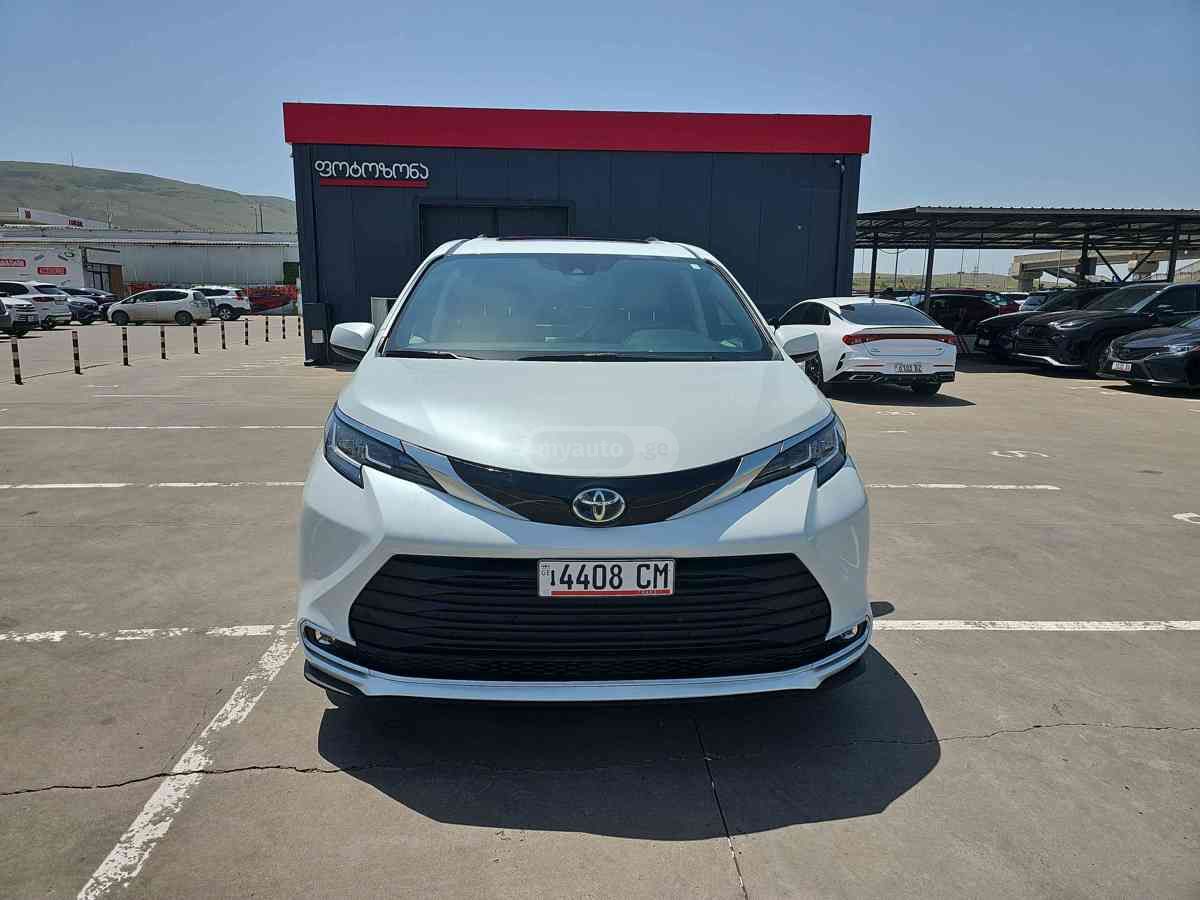 Toyota Toyota Sienna — миниатюра 2