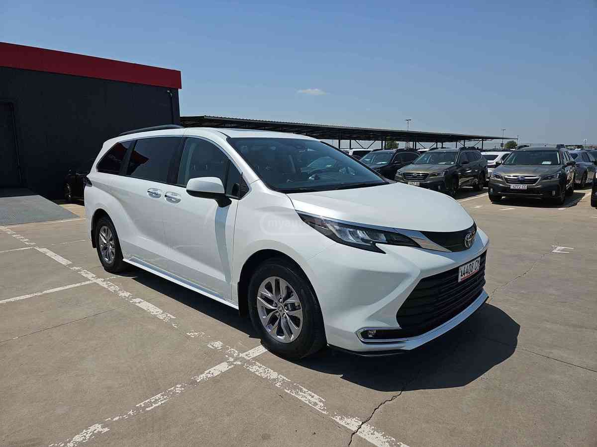 Toyota Toyota Sienna — миниатюра 3